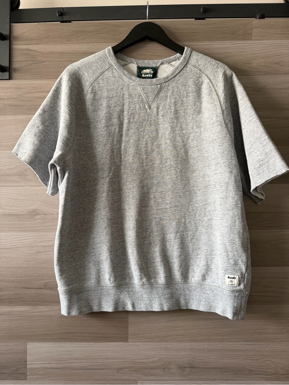 Roots Heather Grey Short Sleeve Crewneck Sweatshirt Size M Unisex NWOT